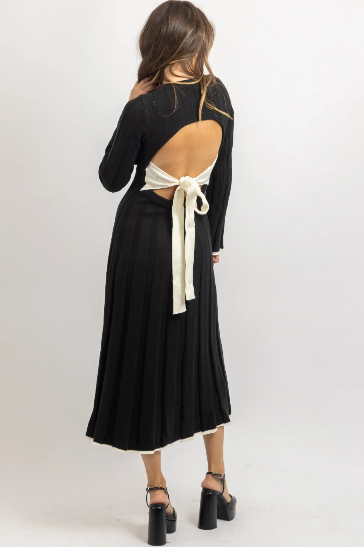 CAM BLACK CONTRAST BOW DRESS