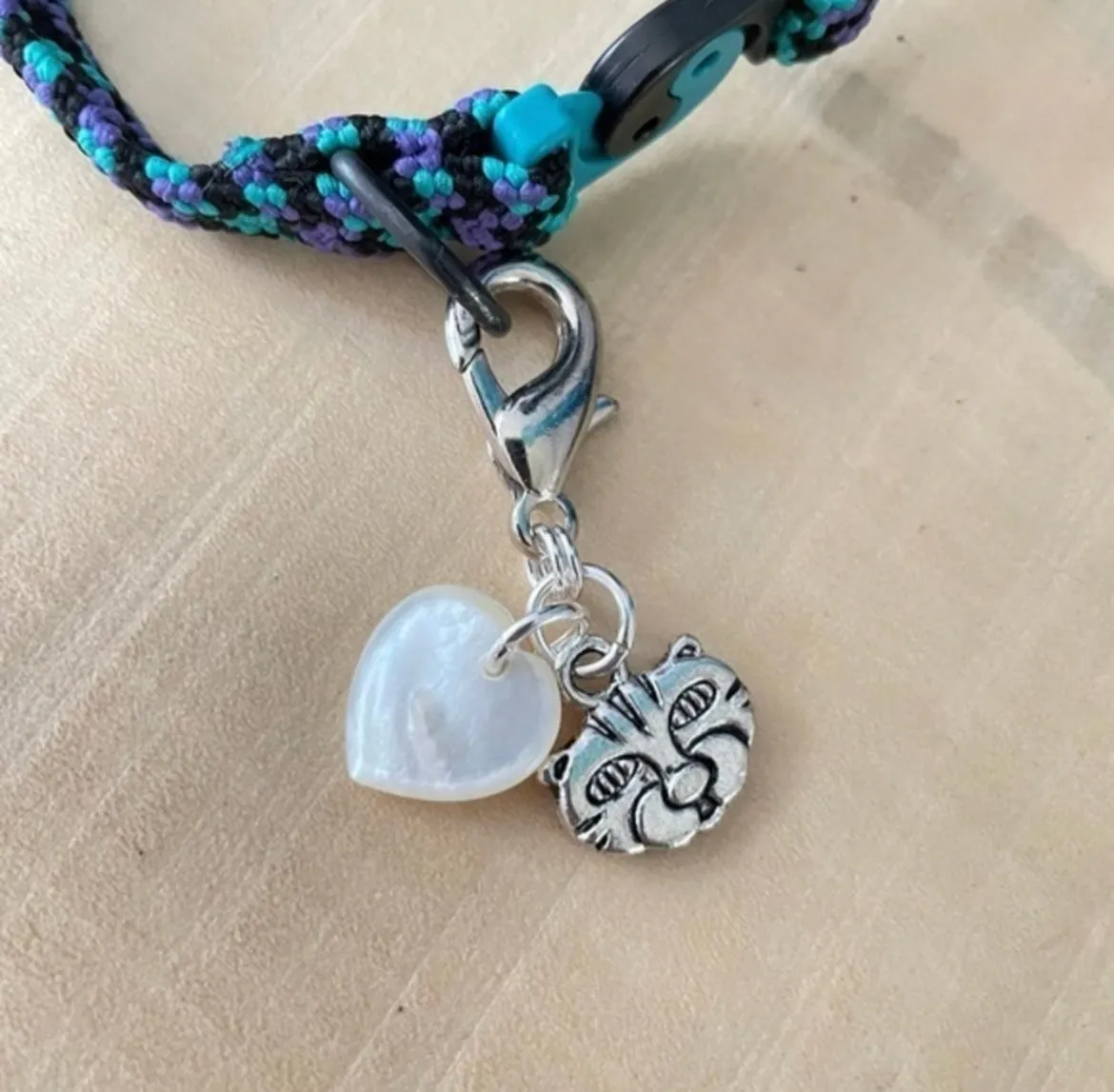 Ivory Shell Heart & Metal Cat Face Pet Collar Charm