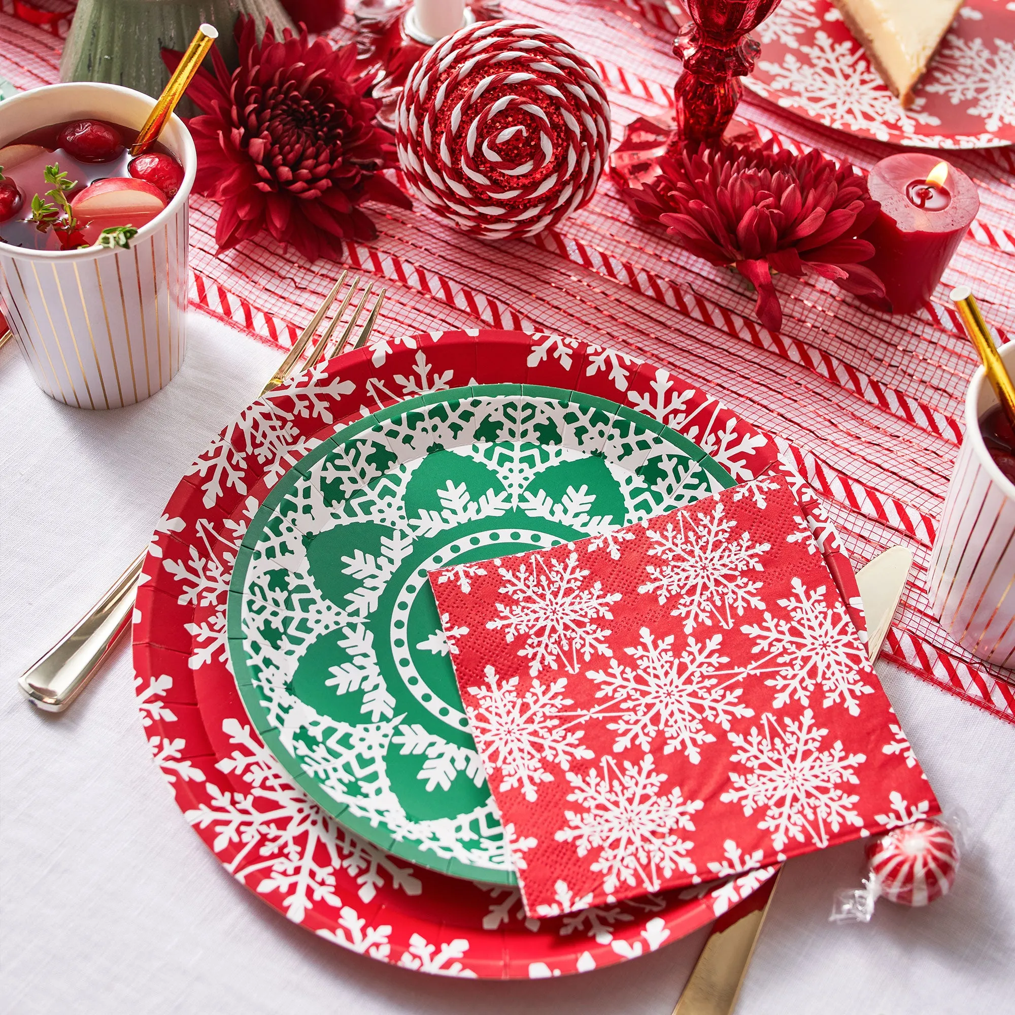 Jolly Snowflake Napkins (25 Per Pack)