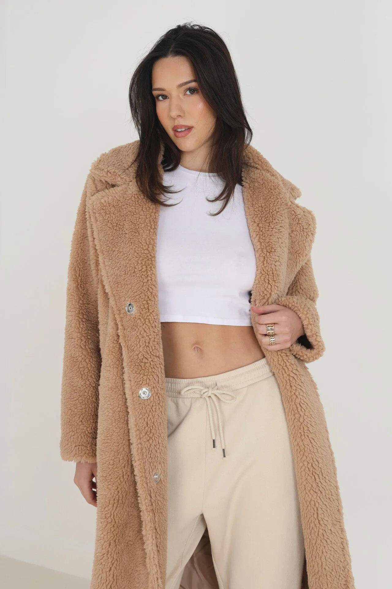 MAXI LENGTH SHORT PILE FAUX FUR JACKET