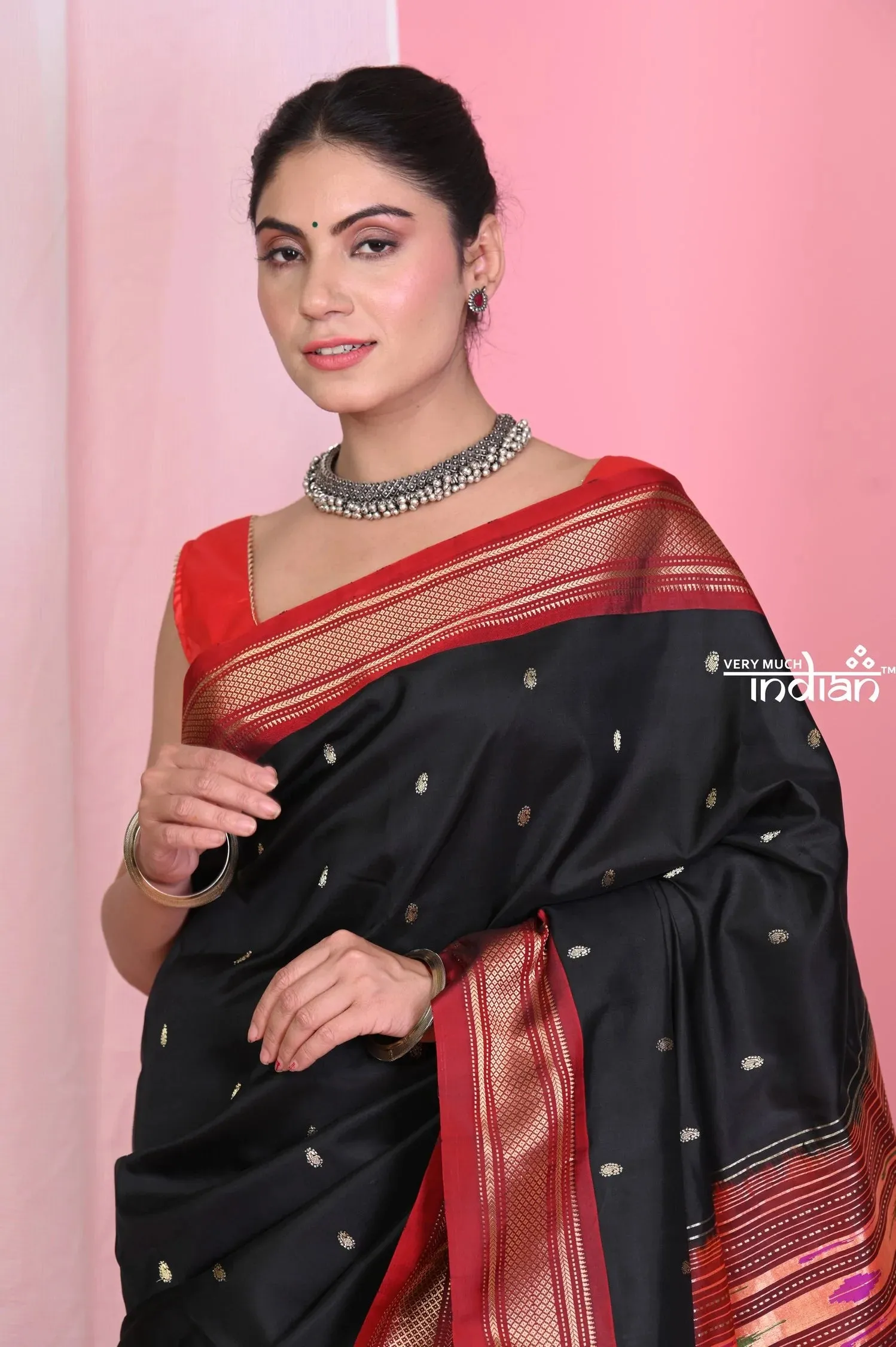 Pehal~Traditional Black Pure Silk Paithani with Red Border & Traditional Double Pallu