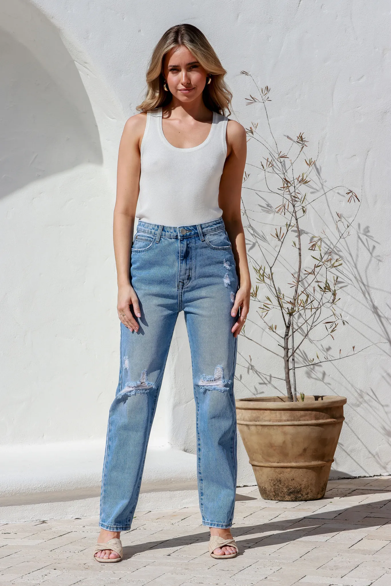 ripped rigid mom jeans - light blue