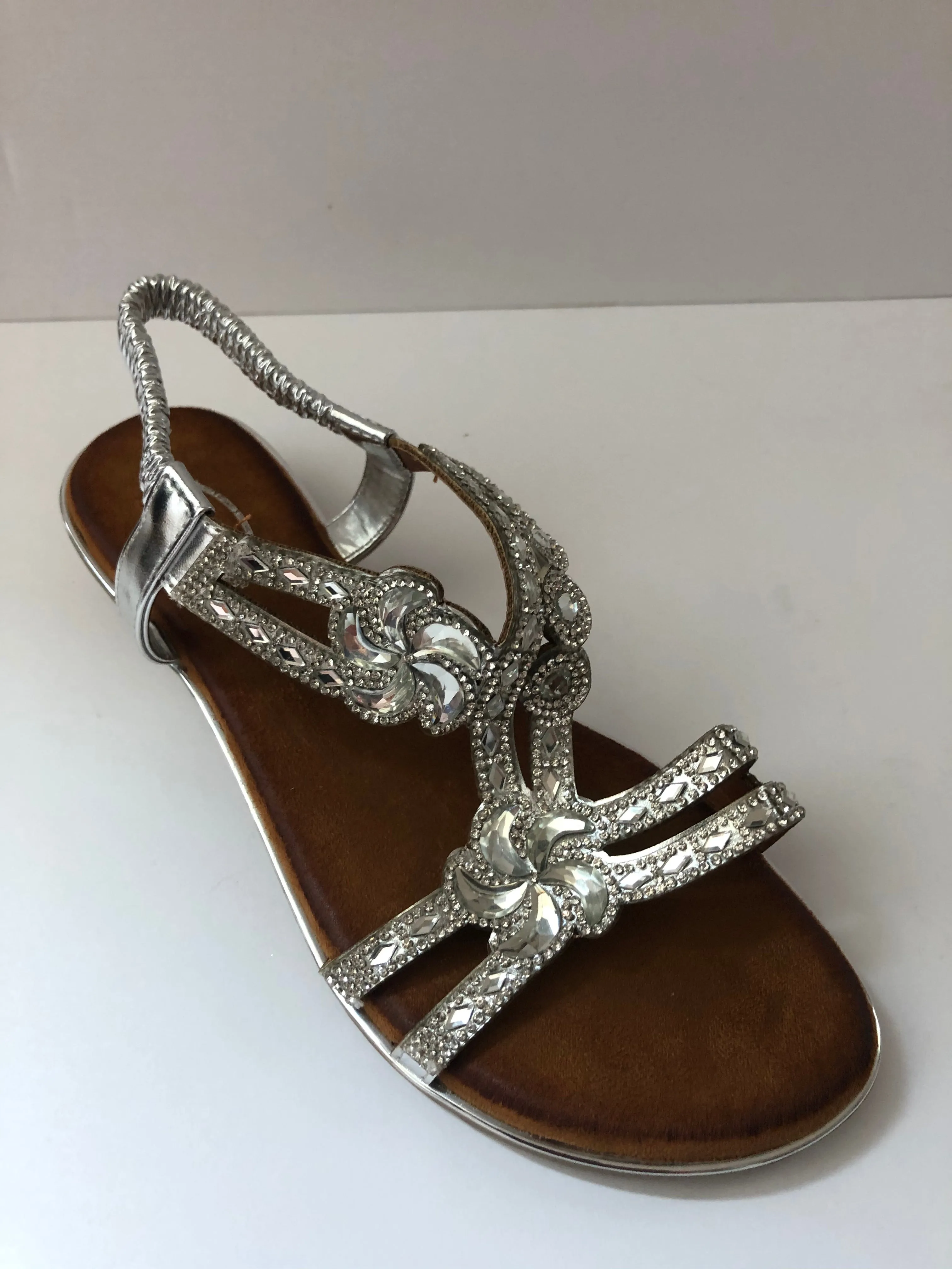 White Crystal Slingback Sandals with Floral Pattern (SILVER)